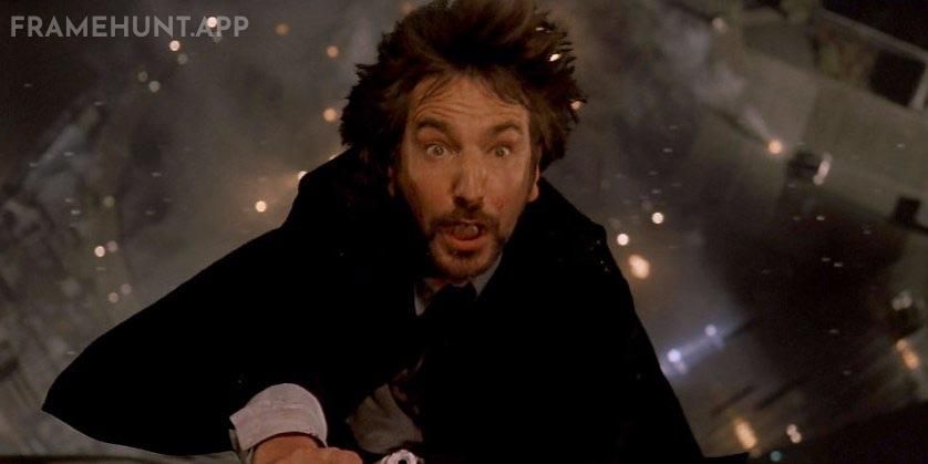 Hans Gruber's look of absolute, pure terror as he falls from the Nakatomi building is a genuine reaction from the actor. in Die Hard