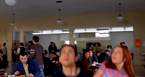 Tobey Maguire performed the legendary cafeteria tray catch entirely practically without using any computer-generated effects. in Spider-Man