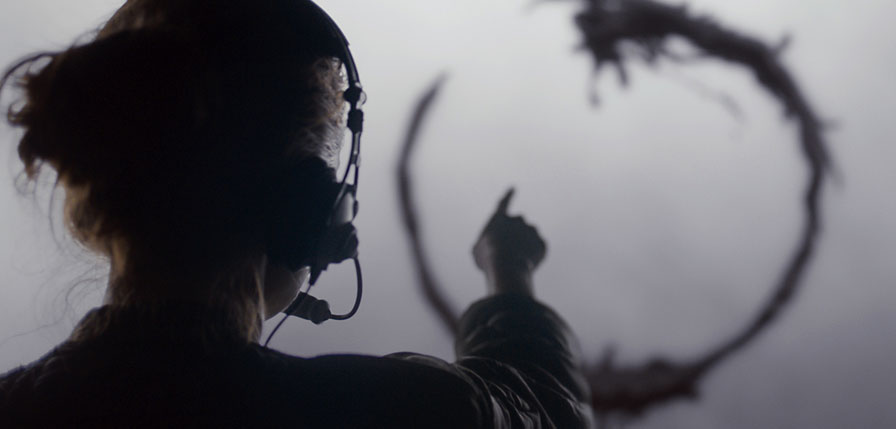 The circular nature of the Heptapod language reflects their non-linear perception of time in Arrival