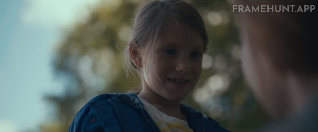 The daughter's name, "Hannah," is revealed to be a palindrome, foreshadowing the non-linear nature of time. in Arrival